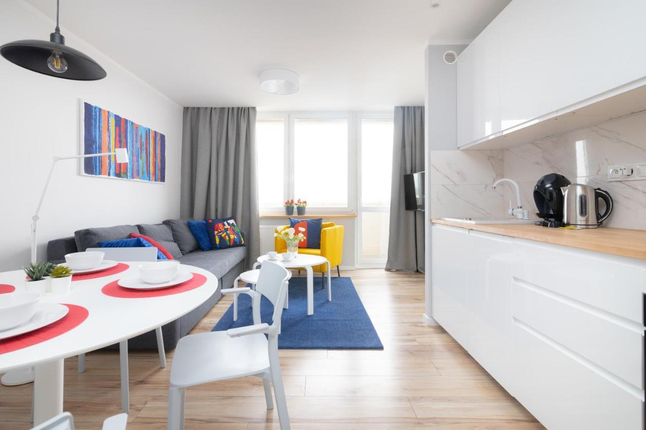 Beautiful 2 Rooms Flat With Balcony وارسو المظهر الخارجي الصورة